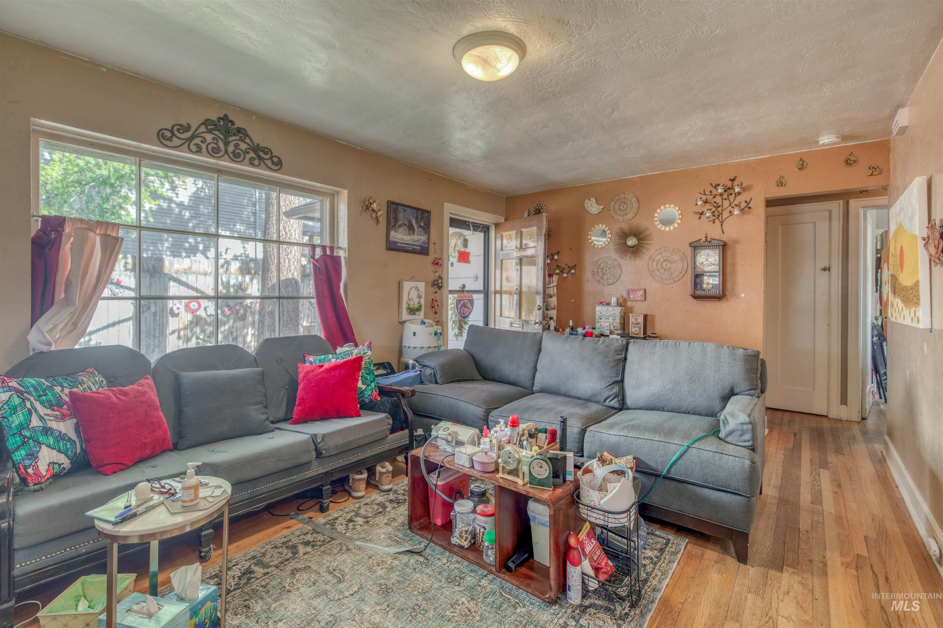 1710 S Robert St, Boise, Idaho 83705, 2 Bedrooms, 1 Bathroom, Residential For Sale, Price $334,900, 98977417