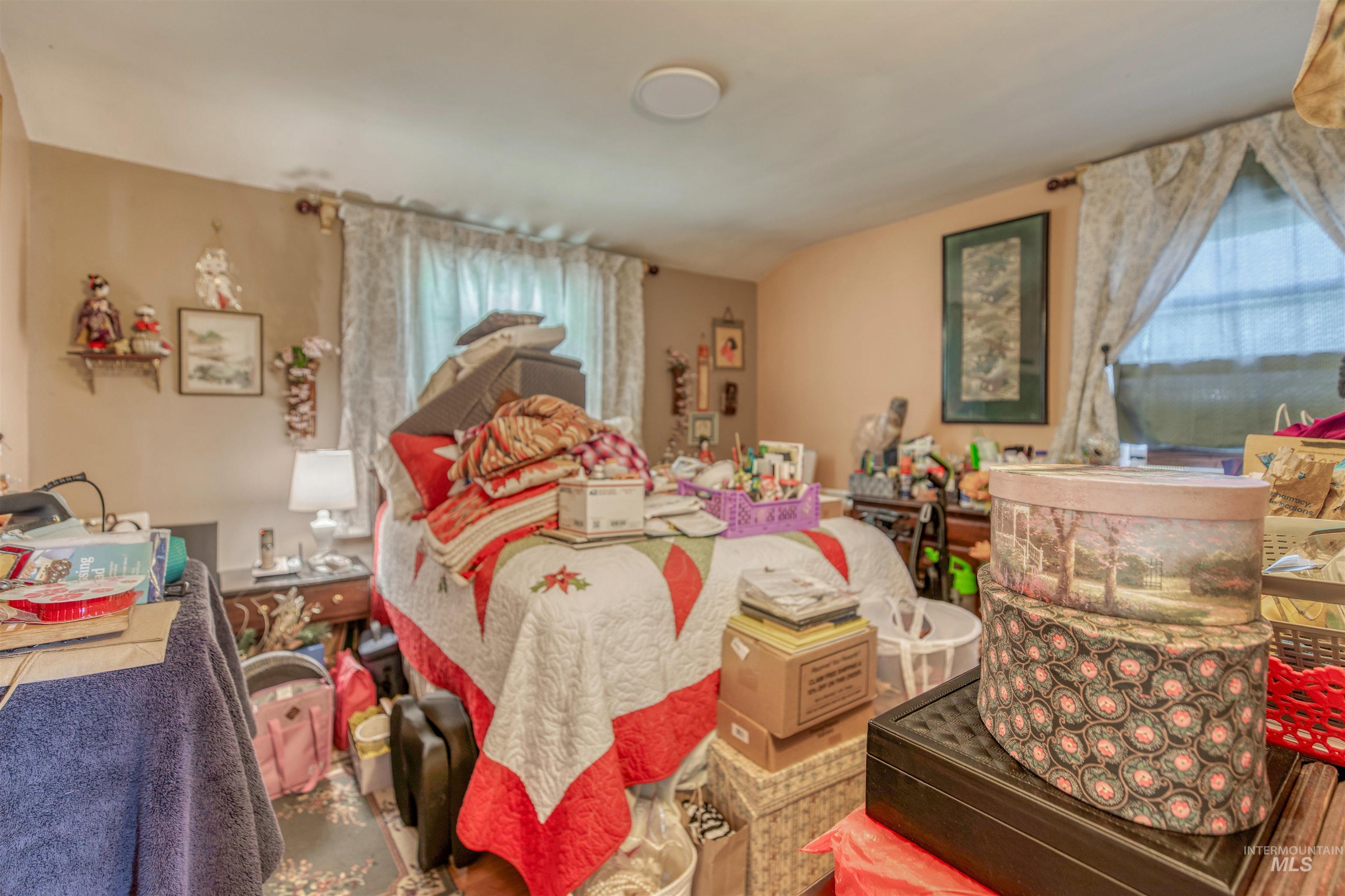 1710 S Robert St, Boise, Idaho 83705, 2 Bedrooms, 1 Bathroom, Residential For Sale, Price $334,900, 98977417