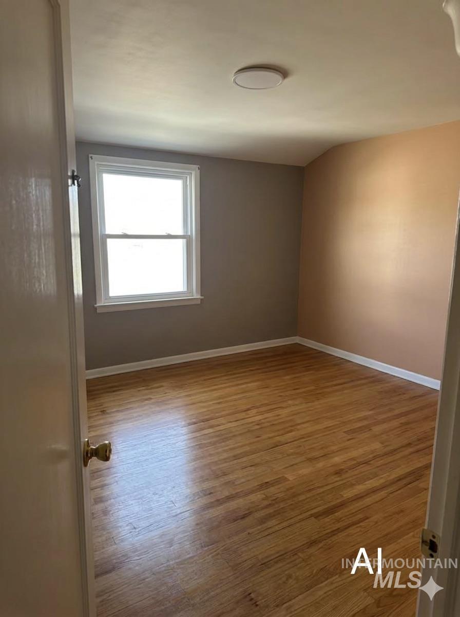 1710 S Robert St, Boise, Idaho 83705, 2 Bedrooms, 1 Bathroom, Residential For Sale, Price $334,900, 98977417