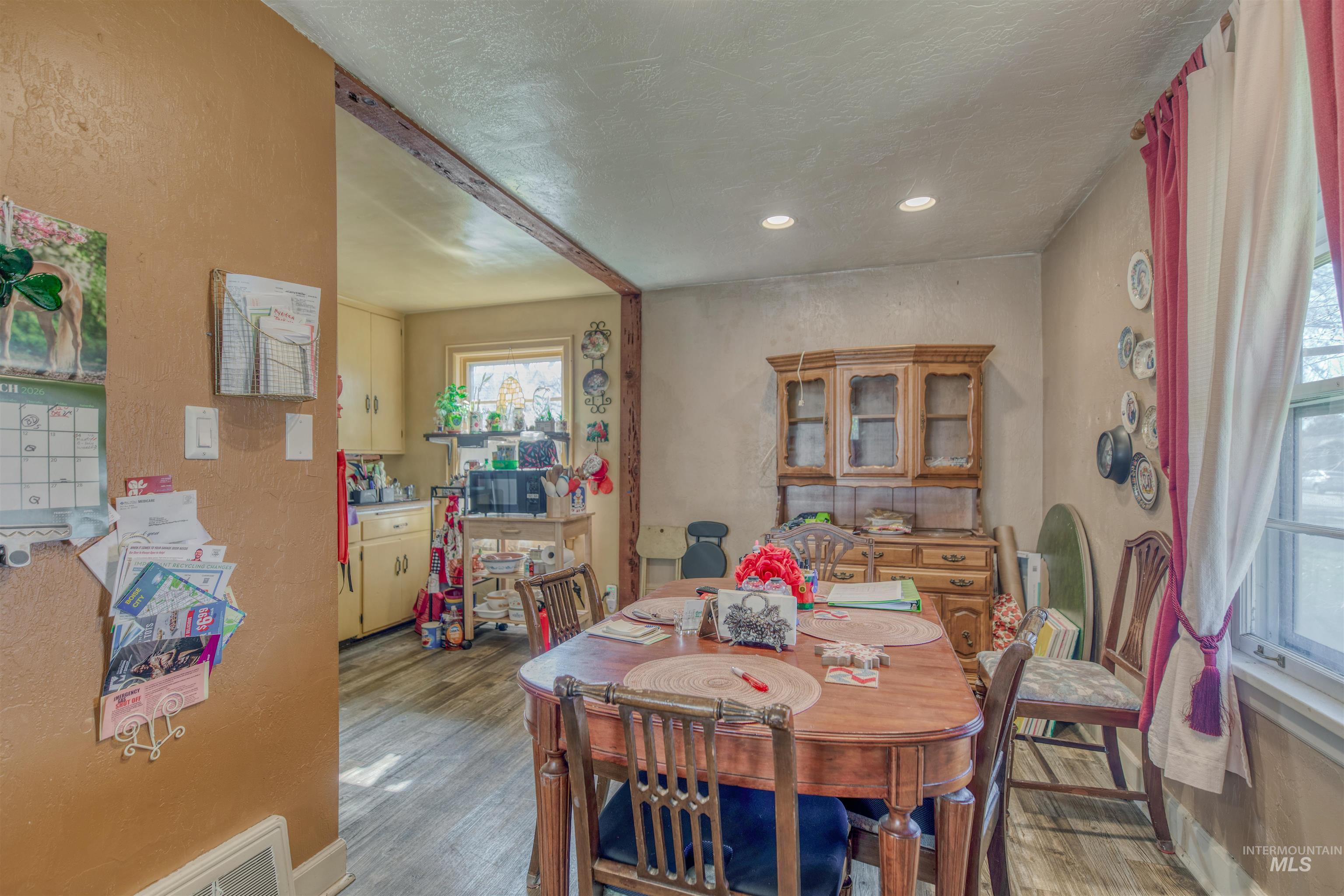 1710 S Robert St, Boise, Idaho 83705, 2 Bedrooms, 1 Bathroom, Residential For Sale, Price $334,900, 98977417