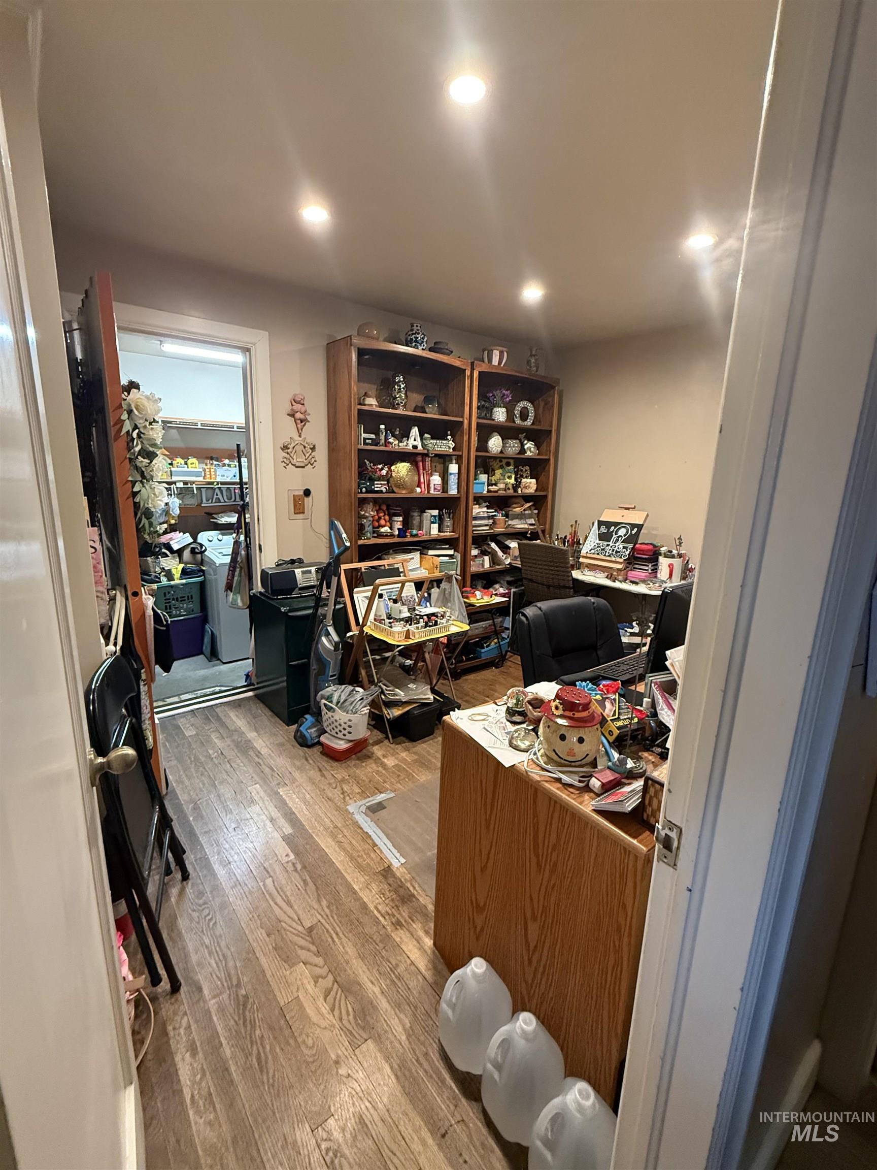 1710 S Robert St, Boise, Idaho 83705, 2 Bedrooms, 1 Bathroom, Residential For Sale, Price $334,900, 98977417