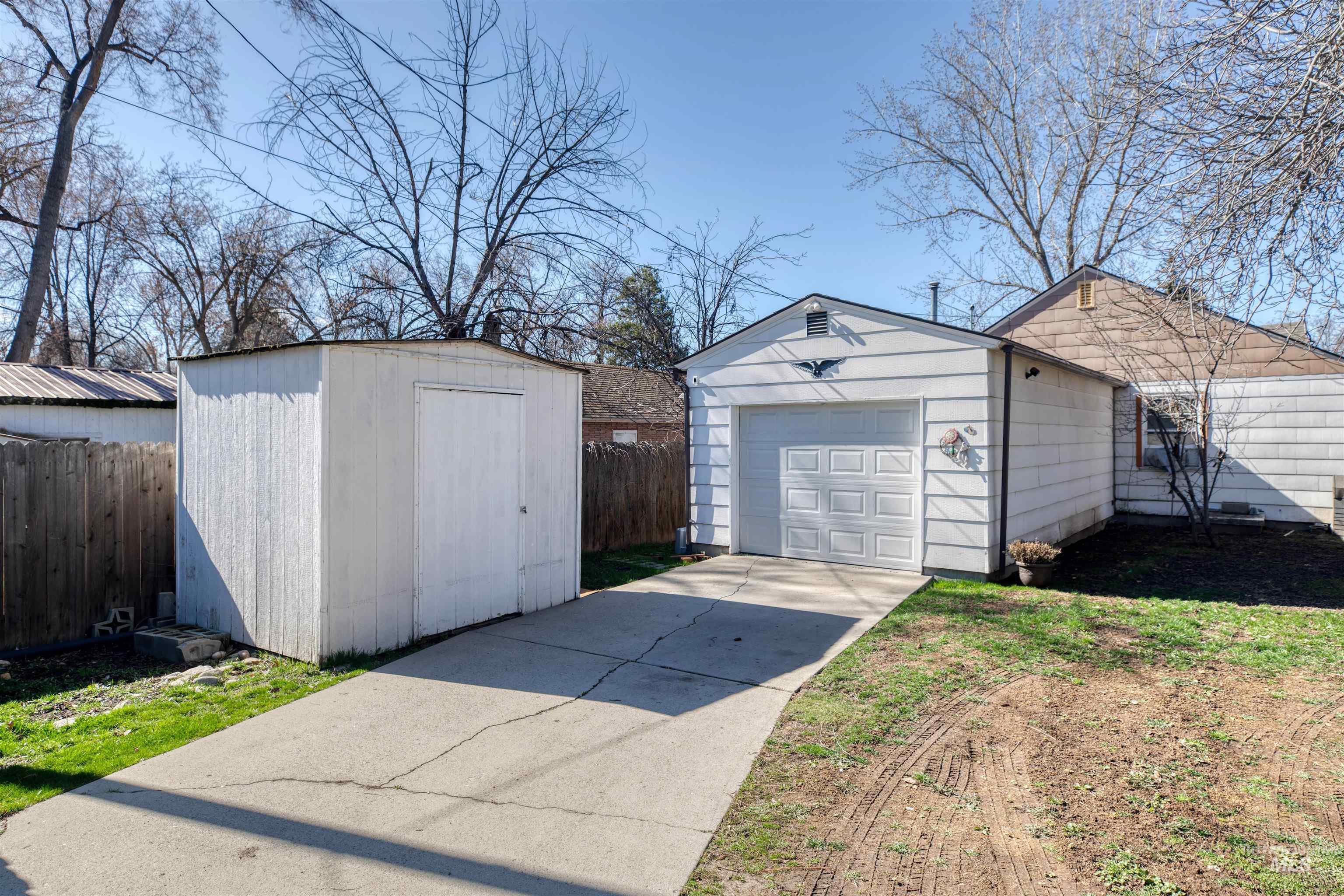 1710 S Robert St, Boise, Idaho 83705, 2 Bedrooms, 1 Bathroom, Residential For Sale, Price $334,900, 98977417