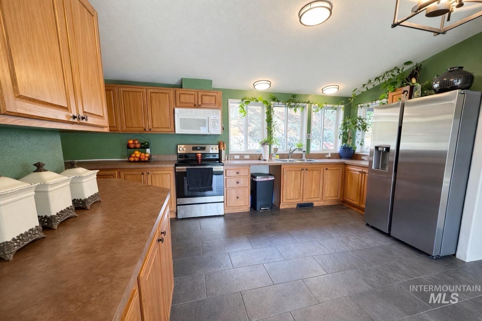 1320 Whitetail Dr, Ahsahka, Idaho 83520, 3 Bedrooms, 2 Bathrooms, Residential For Sale, Price $459,900, 98977418