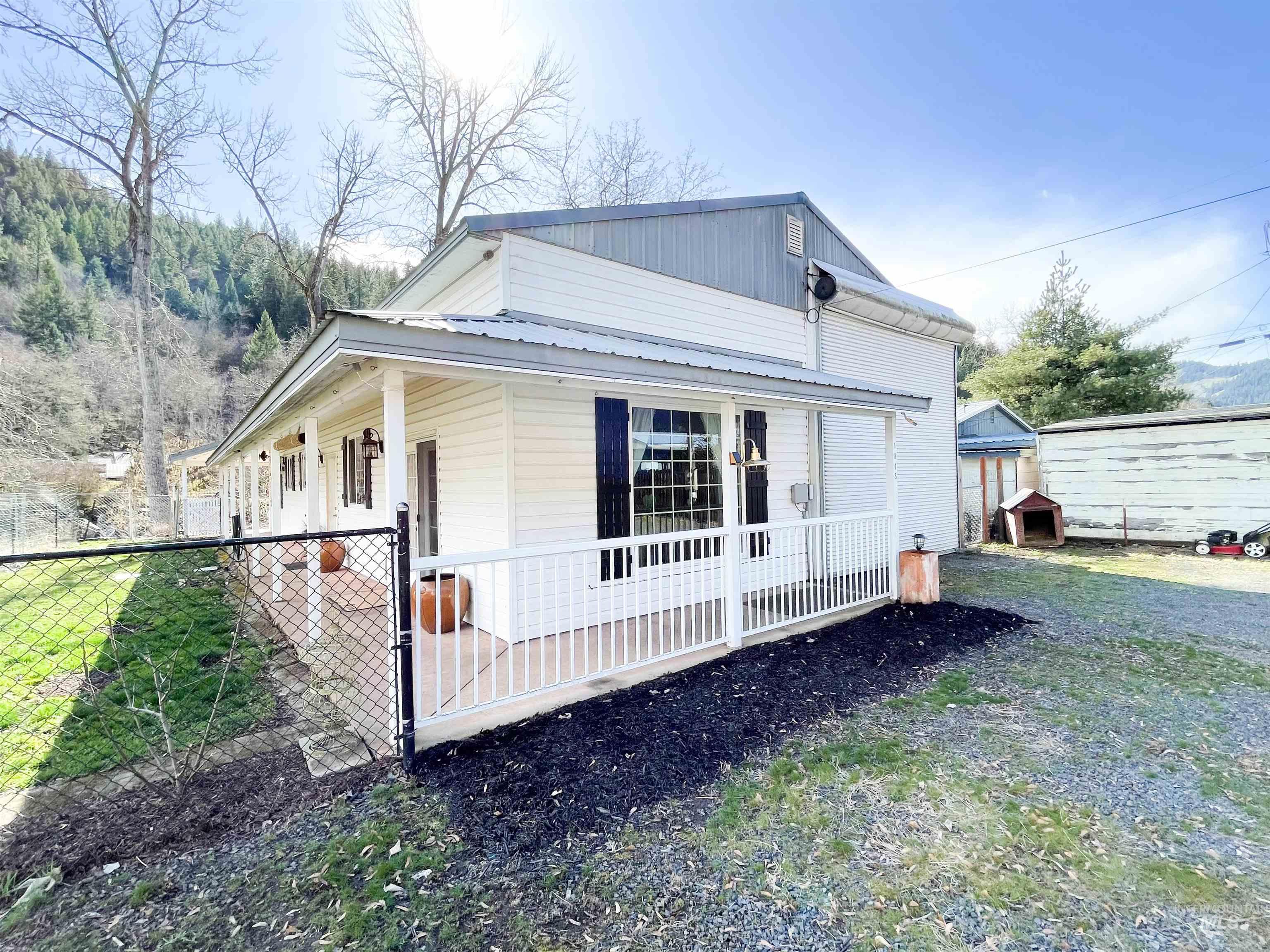 1805 Michigan Ave, Orofino, Idaho 83544, 1 Bedroom, 1.5 Bathrooms, Residential For Sale, Price $279,000, 98977420