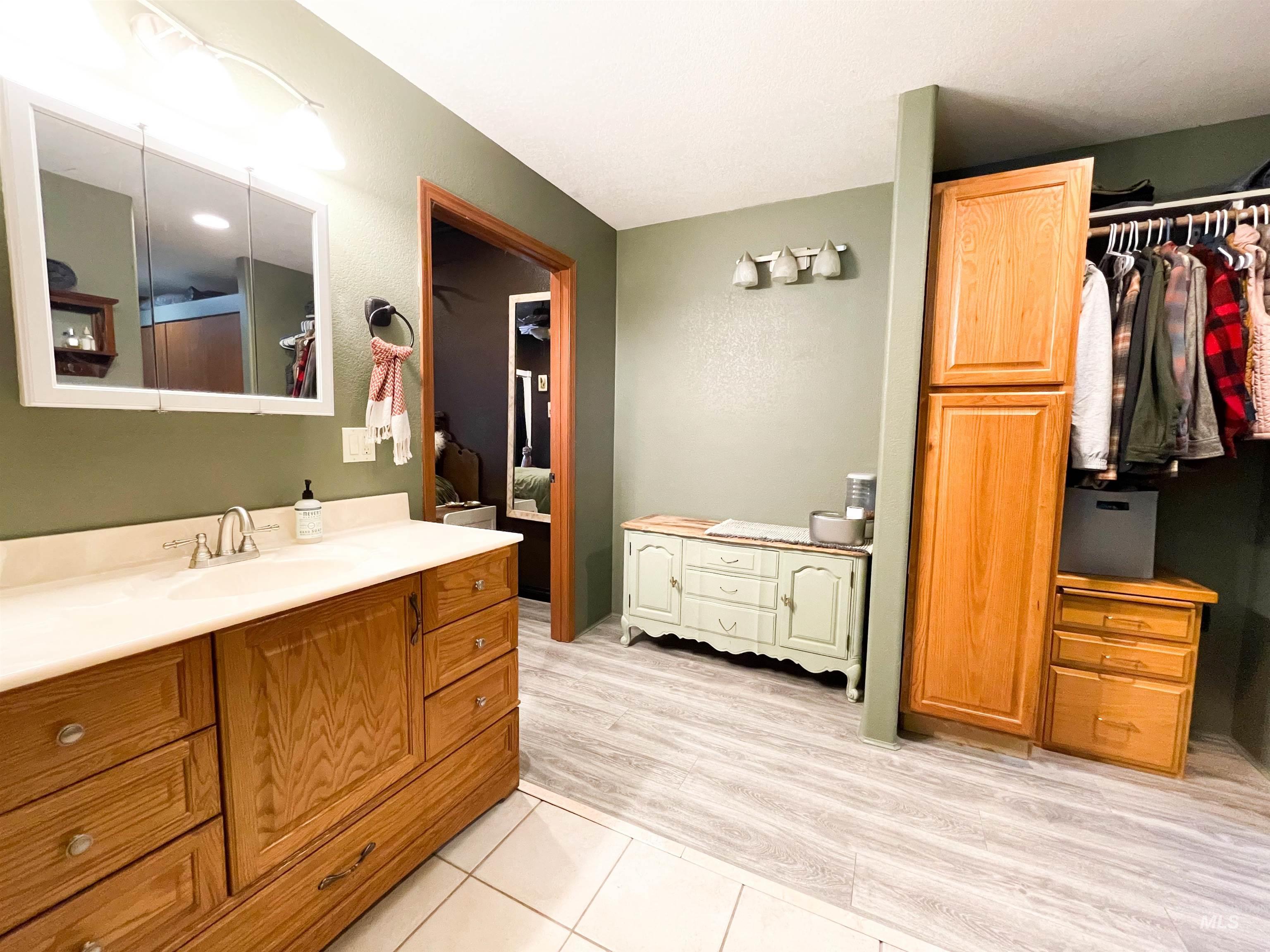 1805 Michigan Ave, Orofino, Idaho 83544, 1 Bedroom, 1.5 Bathrooms, Residential For Sale, Price $279,000, 98977420