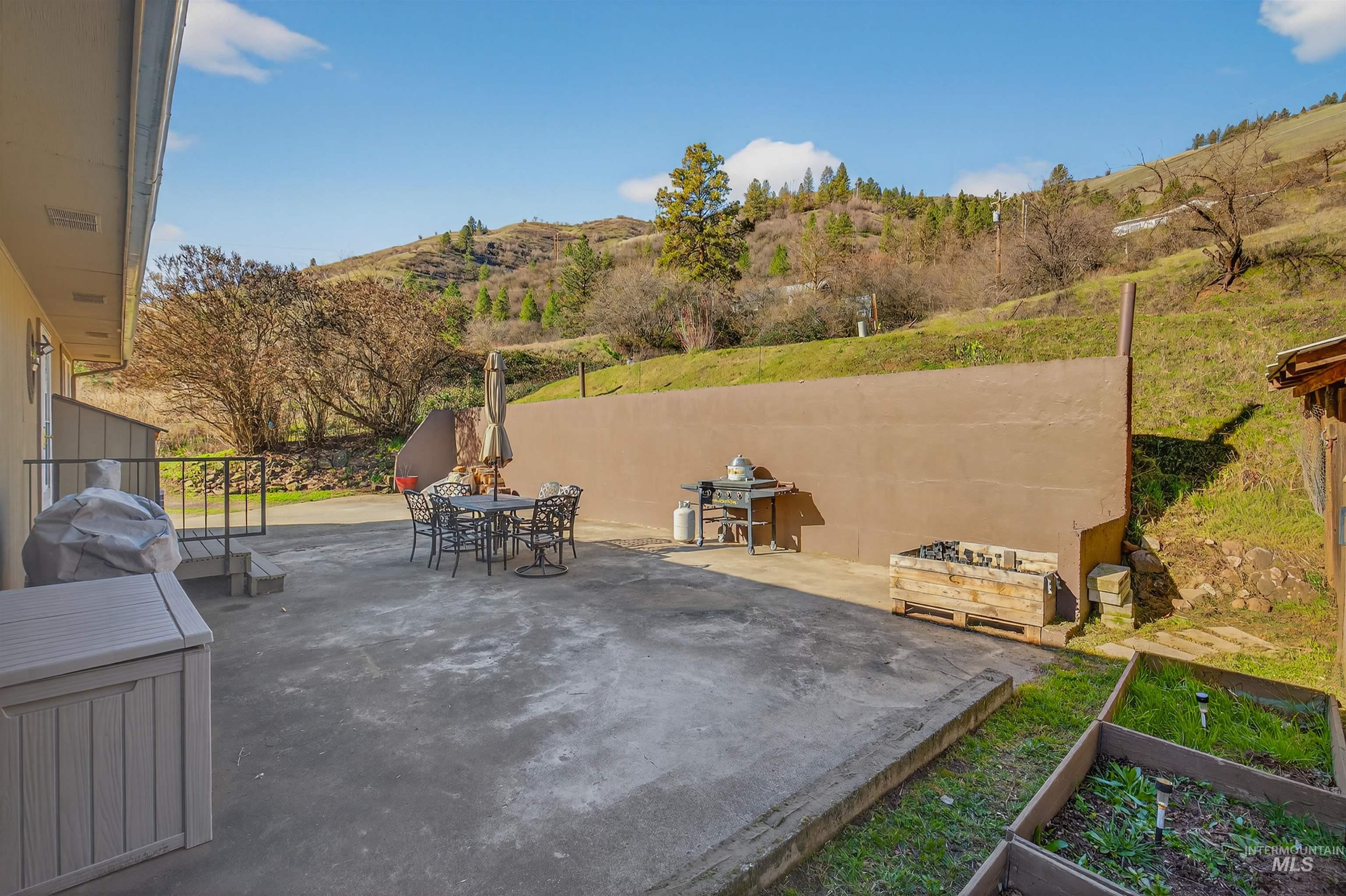 128 Old Main Street, Juliaetta, Idaho 83535, 3 Bedrooms, 1 Bathroom, Residential For Sale, Price $299,900, 98977421