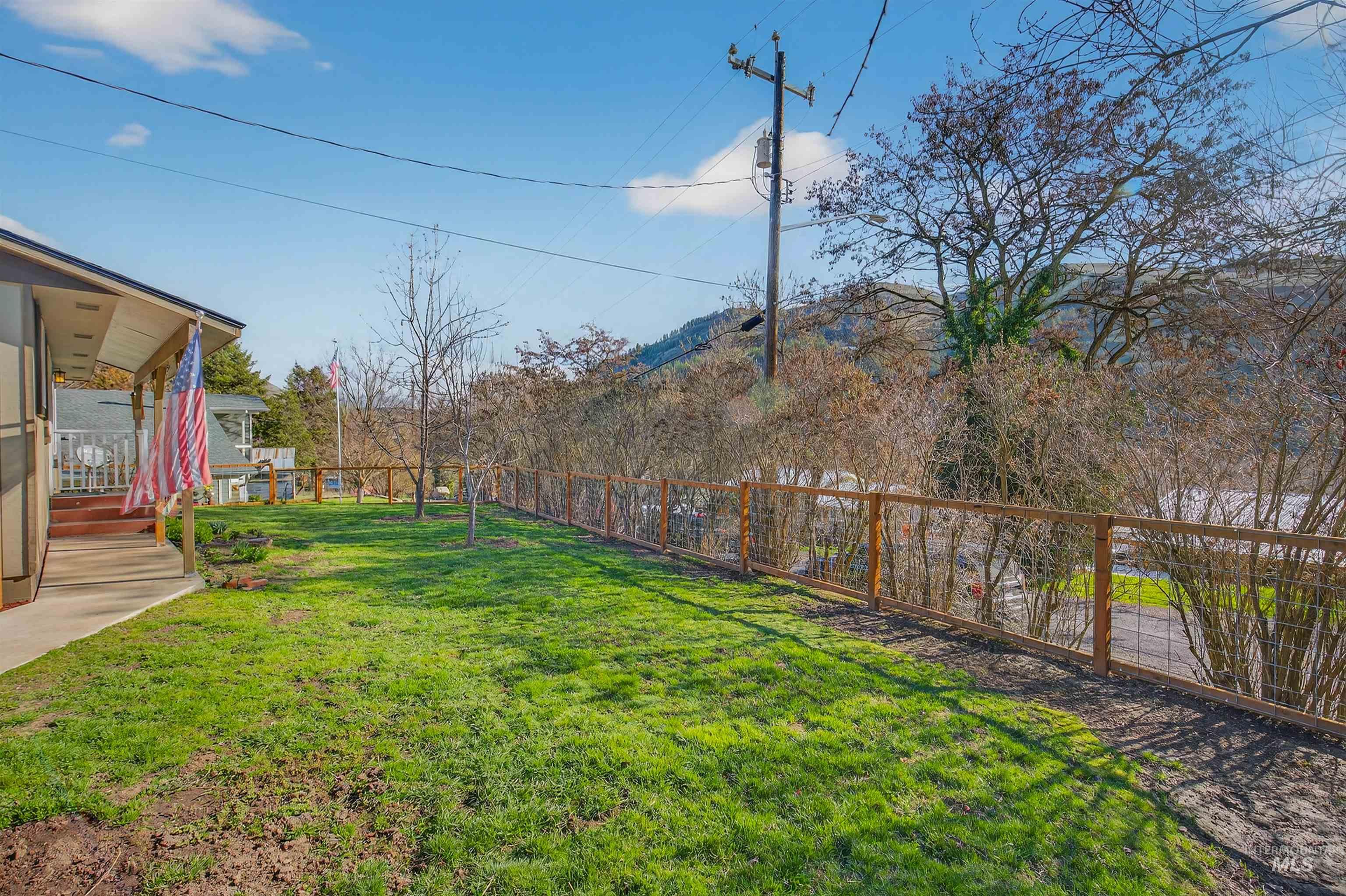 128 Old Main Street, Juliaetta, Idaho 83535, 3 Bedrooms, 1 Bathroom, Residential For Sale, Price $299,900, 98977421