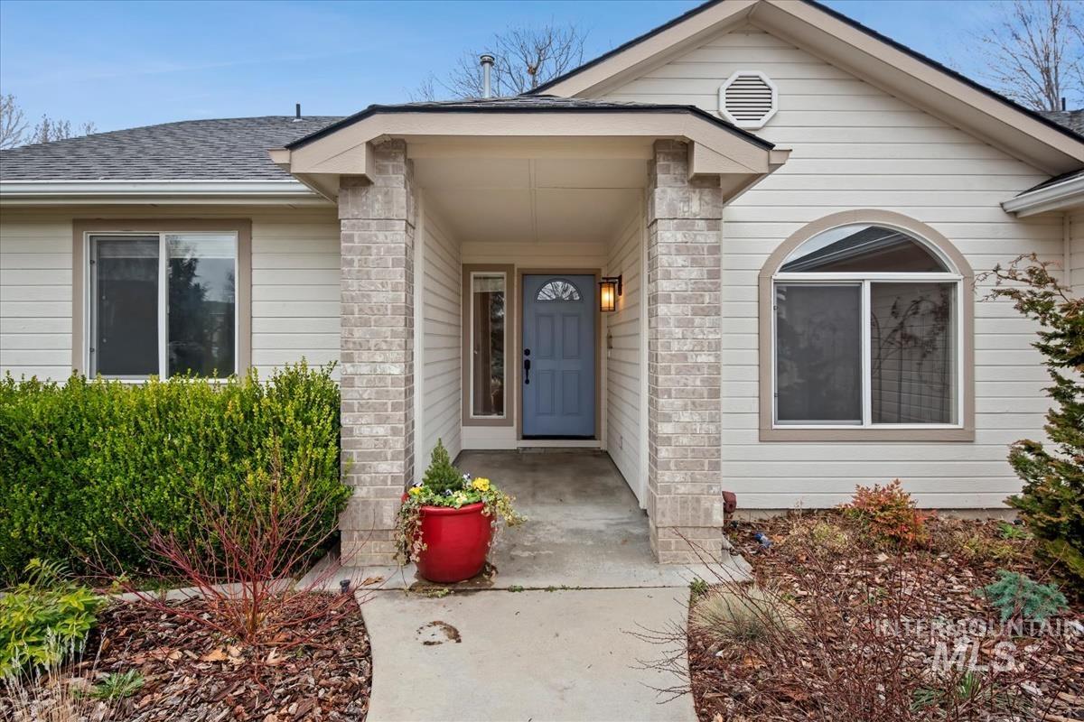 2415 S Georgetown Way, Boise, Idaho 83709, 3 Bedrooms, 2 Bathrooms, Residential For Sale, Price $589,500,MLS 98977422