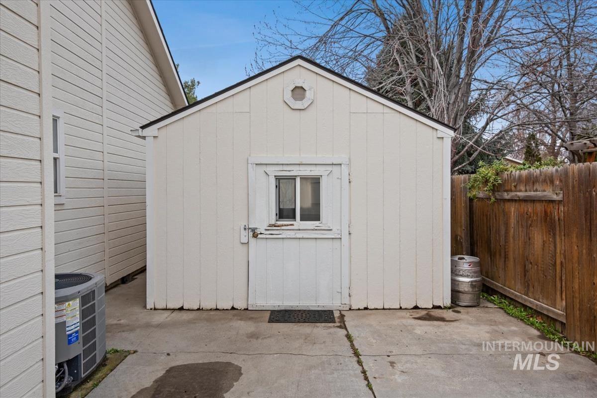 2415 S Georgetown Way, Boise, Idaho 83709, 3 Bedrooms, 2 Bathrooms, Residential For Sale, Price $589,500,MLS 98977422