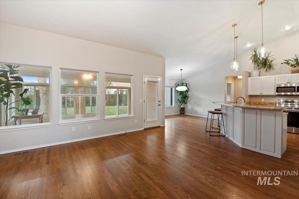 2415 S Georgetown Way, Boise, Idaho 83709, 3 Bedrooms, 2 Bathrooms, Residential For Sale, Price $589,500,MLS 98977422