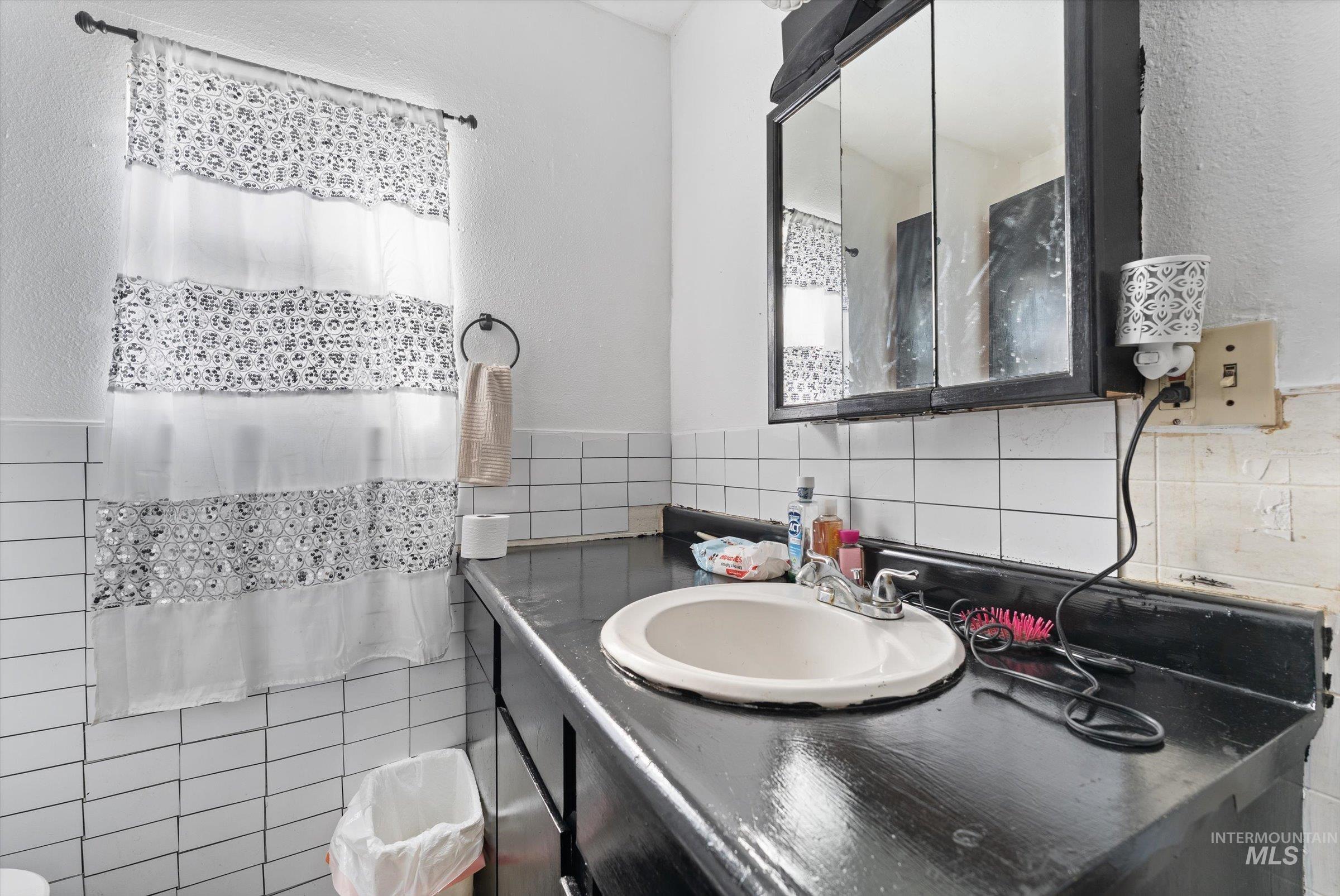 20286 Travis Rd, Wilder, Idaho 83676-5544, 3 Bedrooms, 1 Bathroom, Residential For Sale, Price $774,999,MLS 98977423