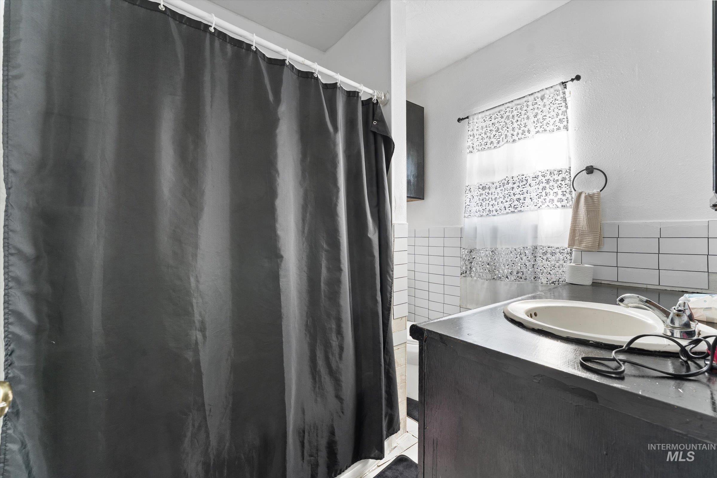 20286 Travis Rd, Wilder, Idaho 83676-5544, 3 Bedrooms, 1 Bathroom, Residential For Sale, Price $774,999,MLS 98977423