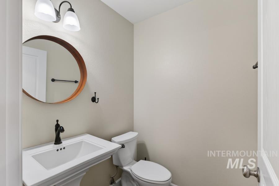 1342 Bristol, Moscow, Idaho 83843, 3 Bedrooms, 3 Bathrooms, Residential For Sale, Price $390,000, 98977426