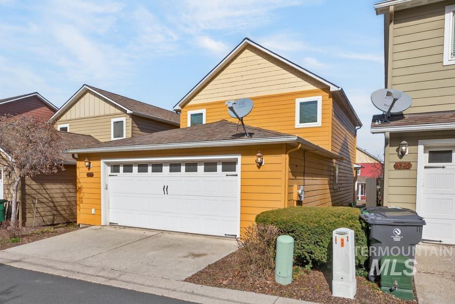 1342 Bristol, Moscow, Idaho 83843, 3 Bedrooms, 3 Bathrooms, Residential For Sale, Price $390,000, 98977426