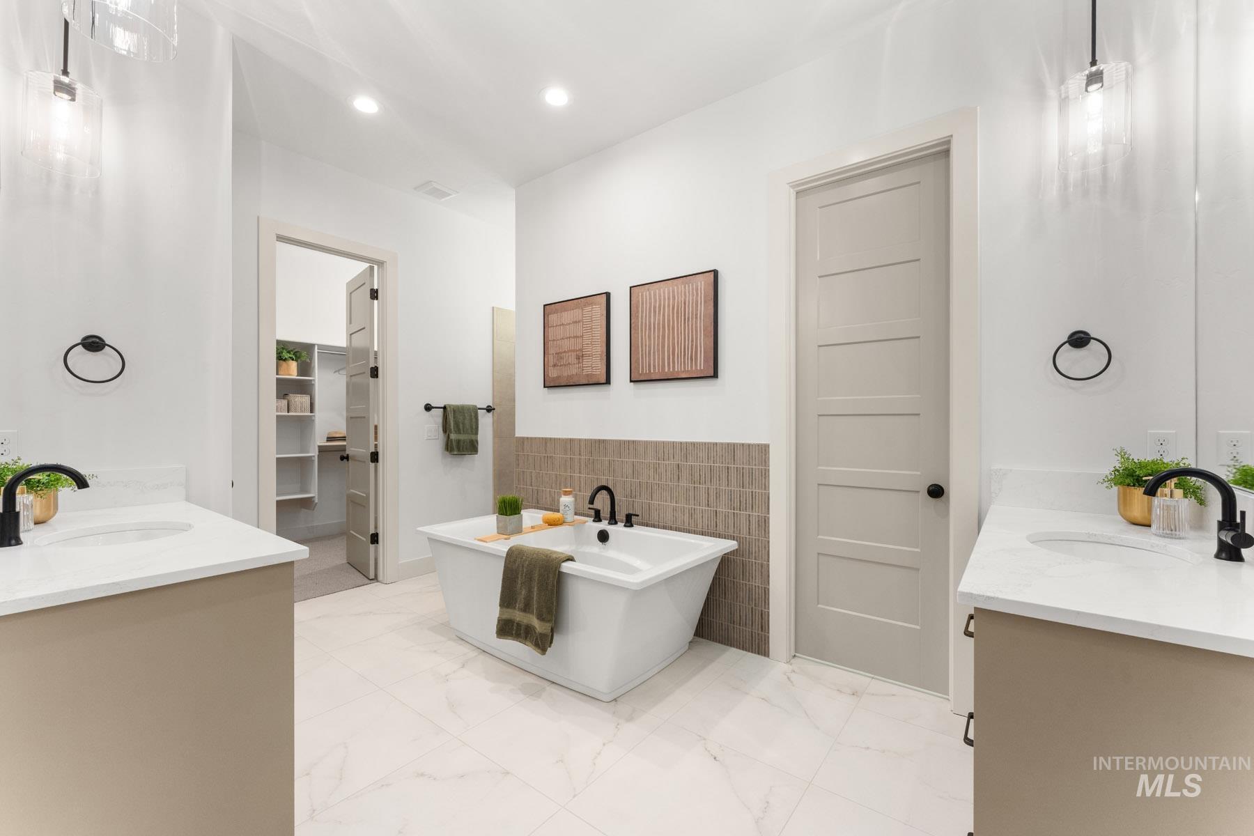 6954 Saddle Bred Way, Star, Idaho 83669, 3 Bedrooms, 3.5 Bathrooms, Residential For Sale, Price $1,026,028,MLS 98977431