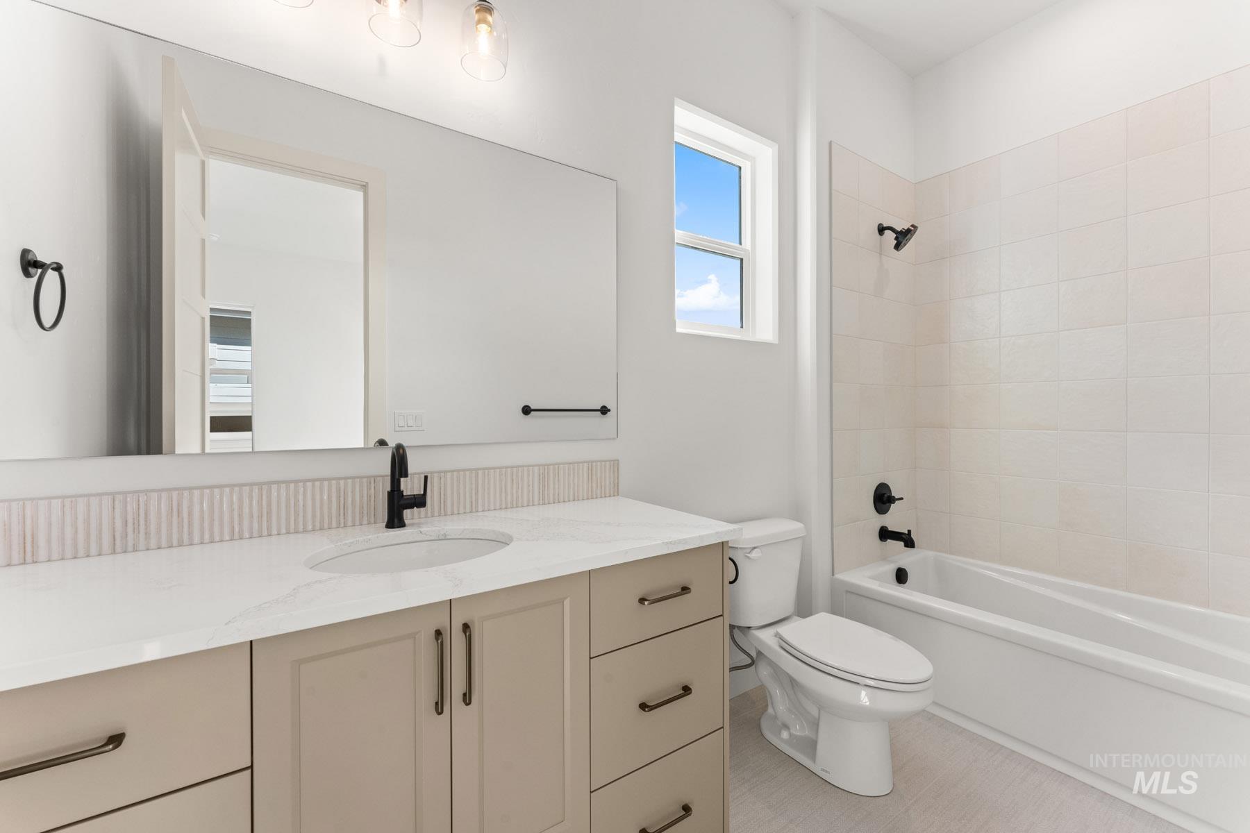 6954 Saddle Bred Way, Star, Idaho 83669, 3 Bedrooms, 3.5 Bathrooms, Residential For Sale, Price $1,026,028,MLS 98977431