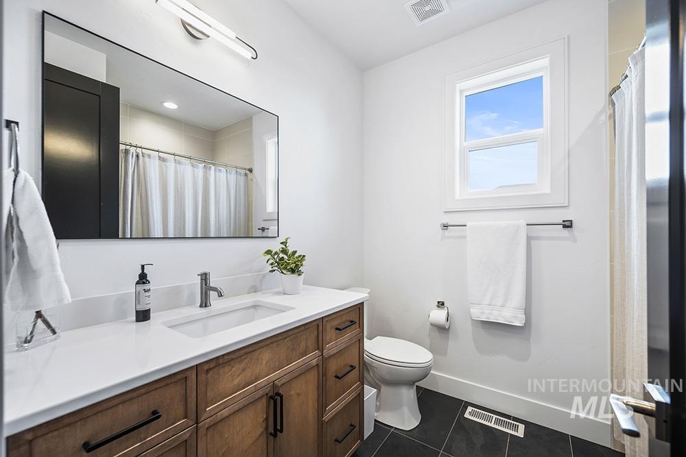 8059 W Corinthia St, Eagle, Idaho 83616, 4 Bedrooms, 2 Bathrooms, Residential For Sale, Price $799,000,MLS 98977432