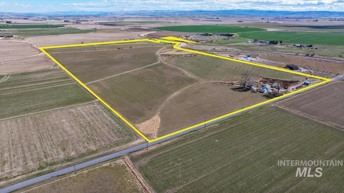 3536 N 2300 E, Filer, Idaho 83328, 3 Bedrooms, 2.5 Bathrooms, Farm & Ranch For Sale, Price $2,000,000,MLS 98977435