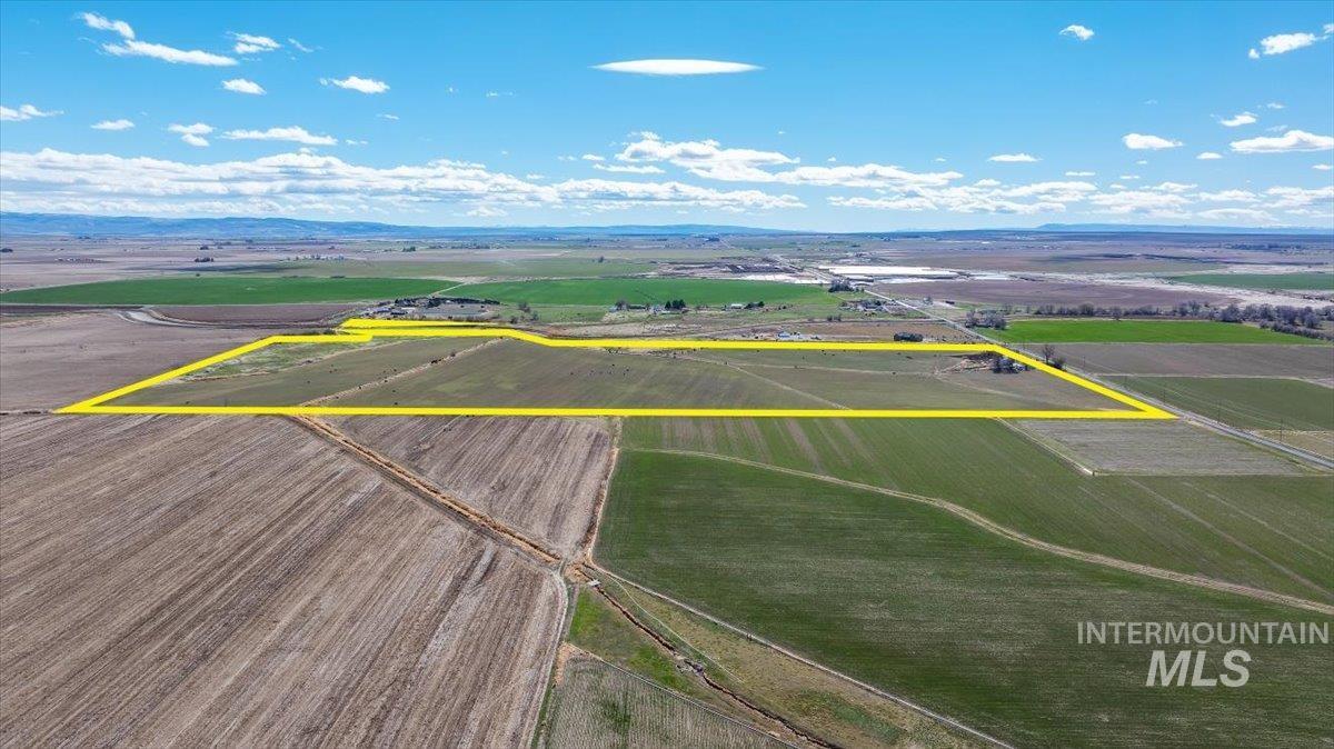 3536 N 2300 E, Filer, Idaho 83328, 3 Bedrooms, 2.5 Bathrooms, Farm & Ranch For Sale, Price $2,000,000,MLS 98977435