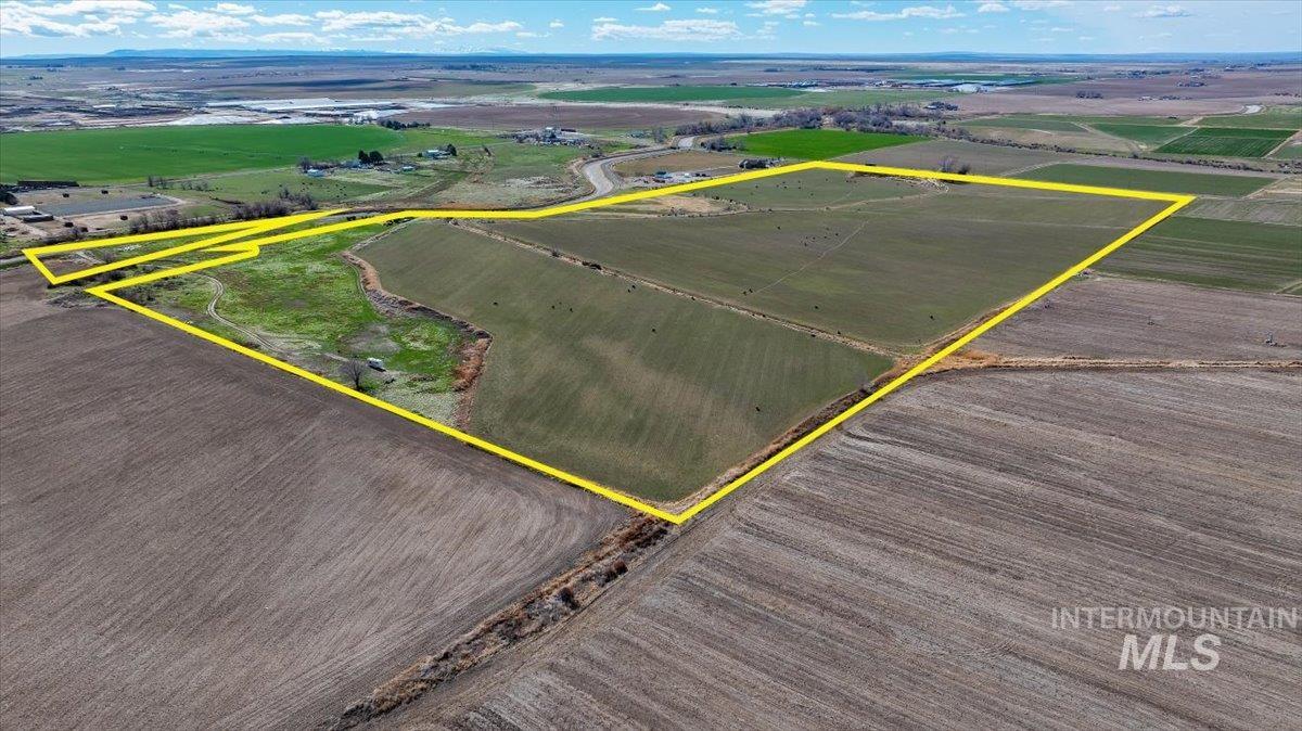 3536 N 2300 E, Filer, Idaho 83328, 3 Bedrooms, 2.5 Bathrooms, Farm & Ranch For Sale, Price $2,000,000,MLS 98977435