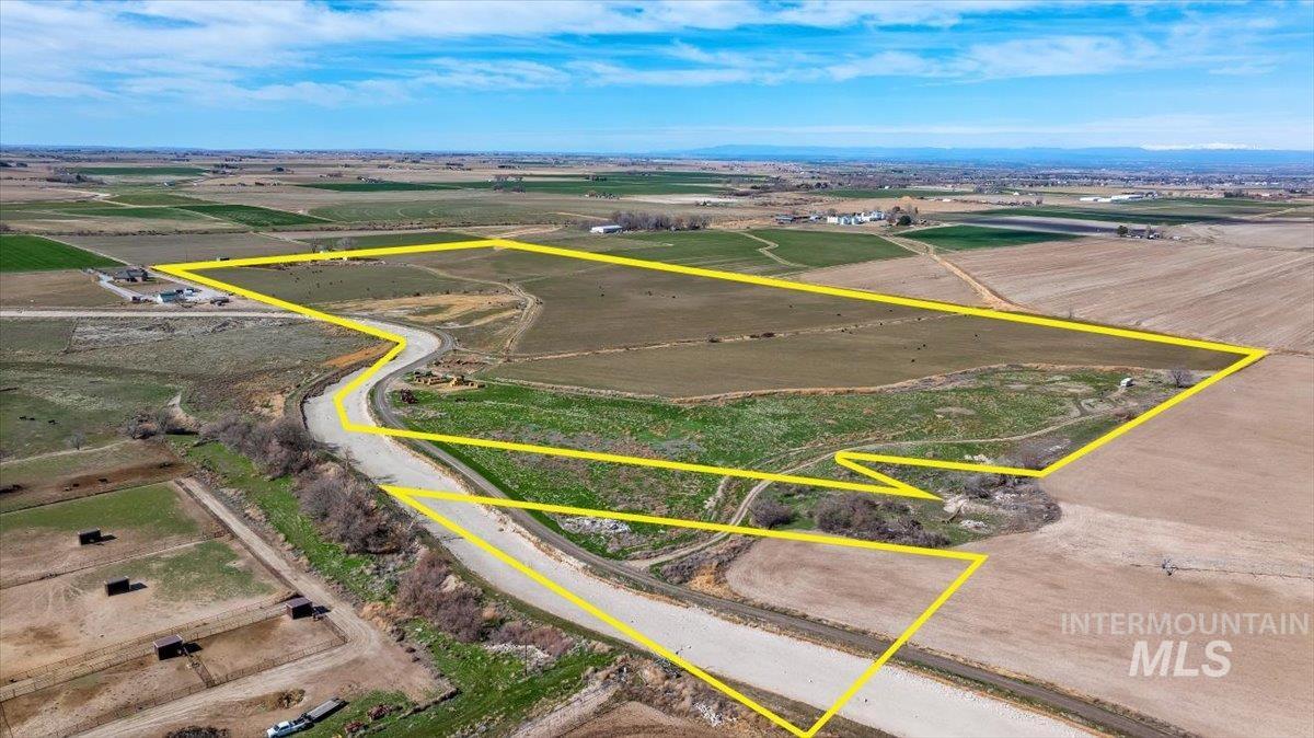 3536 N 2300 E, Filer, Idaho 83328, 3 Bedrooms, 2.5 Bathrooms, Farm & Ranch For Sale, Price $2,000,000,MLS 98977435