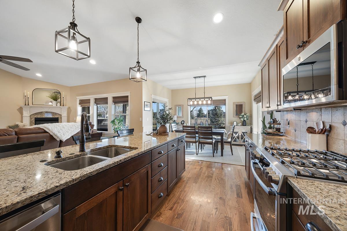 12153 W Touchrock Lane, Kuna, Idaho 83634, 3 Bedrooms, 2.5 Bathrooms, Residential For Sale, Price $707,800,MLS 98977436