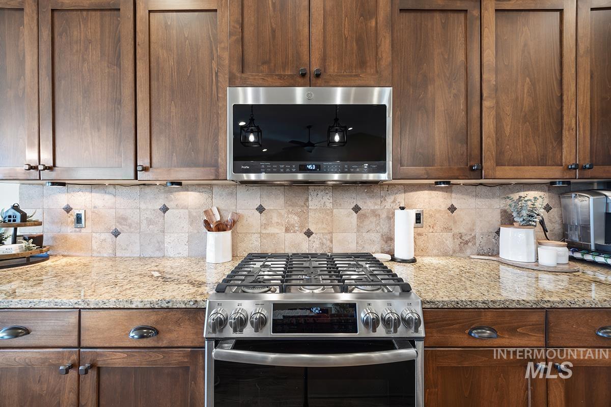 12153 W Touchrock Lane, Kuna, Idaho 83634, 3 Bedrooms, 2.5 Bathrooms, Residential For Sale, Price $707,800,MLS 98977436