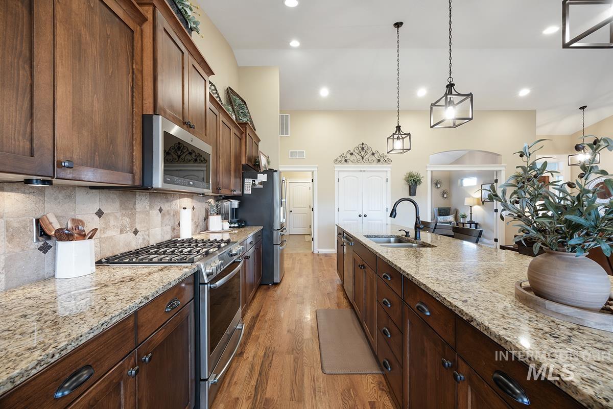 12153 W Touchrock Lane, Kuna, Idaho 83634, 3 Bedrooms, 2.5 Bathrooms, Residential For Sale, Price $707,800,MLS 98977436