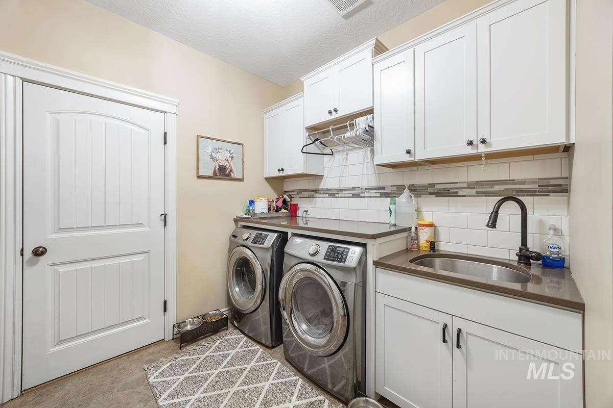 12153 W Touchrock Lane, Kuna, Idaho 83634, 3 Bedrooms, 2.5 Bathrooms, Residential For Sale, Price $707,800,MLS 98977436