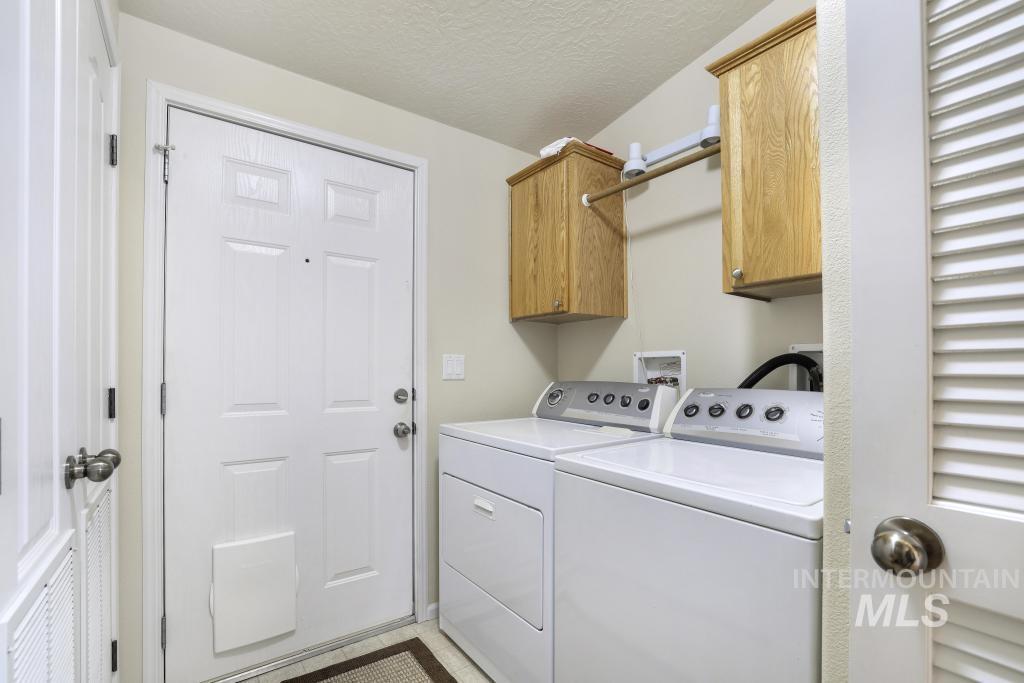 910 Moonglo Road, Buhl, Idaho 83316, 3 Bedrooms, 2 Bathrooms, Residential For Sale, Price $162,500,MLS 98977437