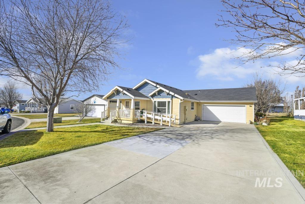 910 Moonglo Road, Buhl, Idaho 83316, 3 Bedrooms, 2 Bathrooms, Residential For Sale, Price $162,500,MLS 98977437