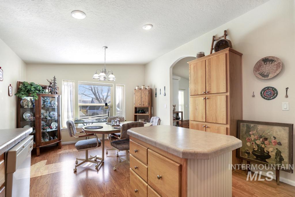 910 Moonglo Road, Buhl, Idaho 83316, 3 Bedrooms, 2 Bathrooms, Residential For Sale, Price $162,500,MLS 98977437