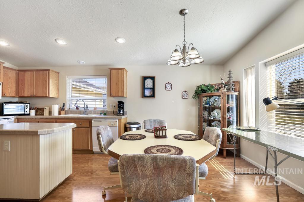 910 Moonglo Road, Buhl, Idaho 83316, 3 Bedrooms, 2 Bathrooms, Residential For Sale, Price $162,500,MLS 98977437