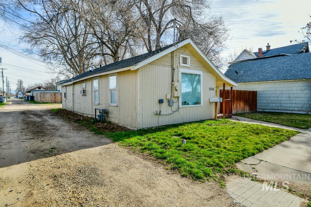 1416 5th St S, Nampa, Idaho 83651, 1 Bedroom, 1 Bathroom, Residential Income For Sale, Price $275,000, 98977438