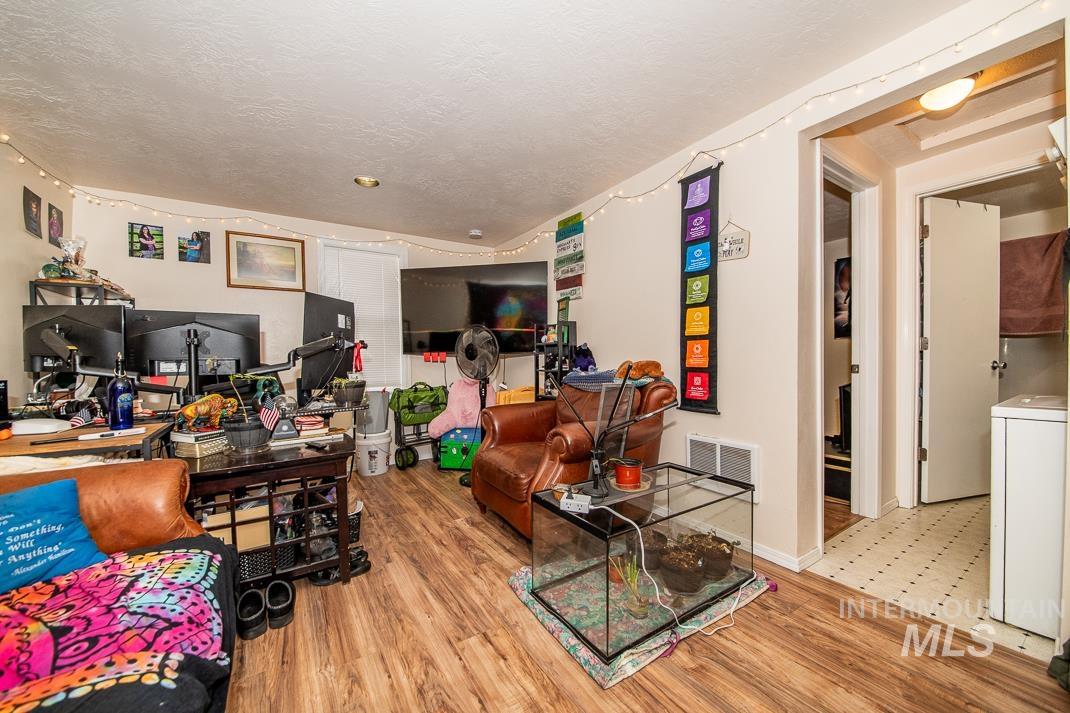 1416 5th St S, Nampa, Idaho 83651, 1 Bedroom, 1 Bathroom, Residential Income For Sale, Price $275,000, 98977438