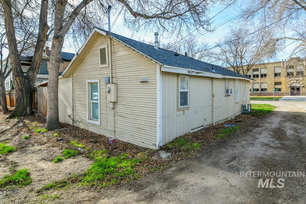 1416 5th St S, Nampa, Idaho 83651, 1 Bedroom, 1 Bathroom, Residential Income For Sale, Price $275,000, 98977438