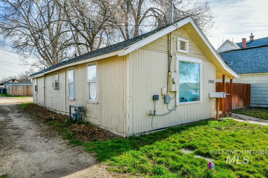 1416 5th St S, Nampa, Idaho 83651, 1 Bedroom, 1 Bathroom, Residential Income For Sale, Price $275,000, 98977438