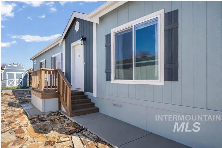 526 W Mesquite Street, Boise, Idaho 83713, 3 Bedrooms, 2 Bathrooms, Residential For Sale, Price $144,900,MLS 98977440