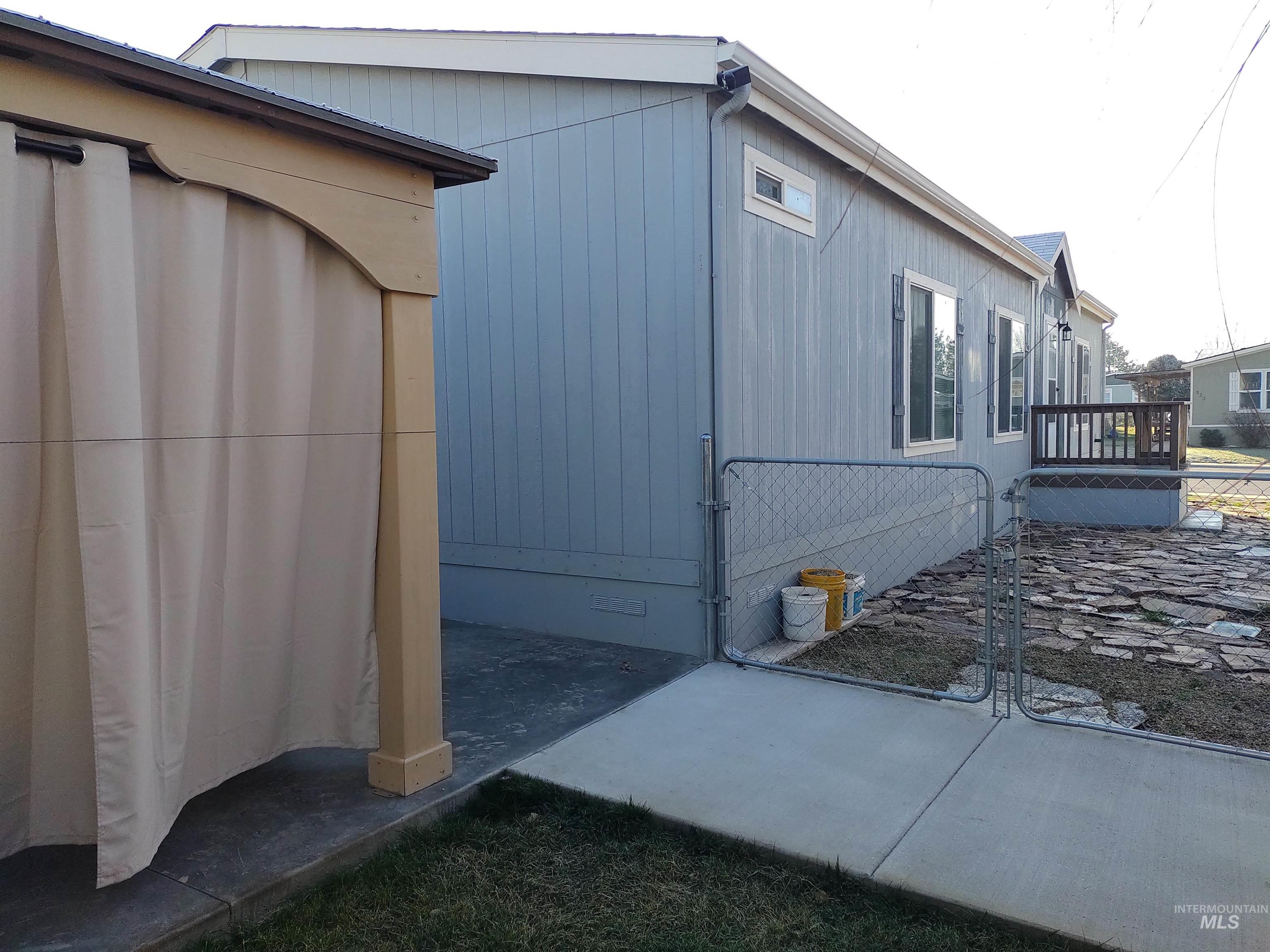 526 W Mesquite Street, Boise, Idaho 83713, 3 Bedrooms, 2 Bathrooms, Residential For Sale, Price $144,900,MLS 98977440