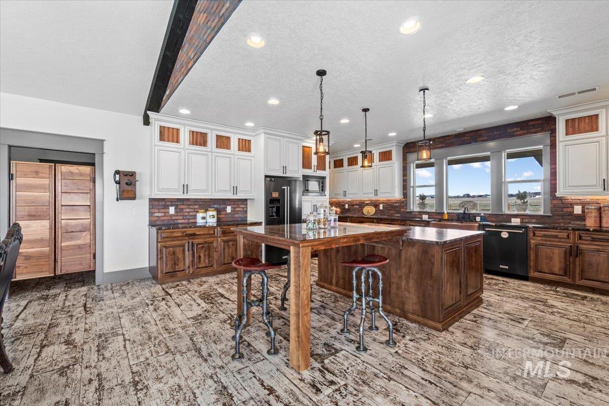 27202 Lon Davis Rd, Parma, Idaho 83660, 5 Bedrooms, 3.5 Bathrooms, Residential For Sale, Price $1,549,000, 98977445