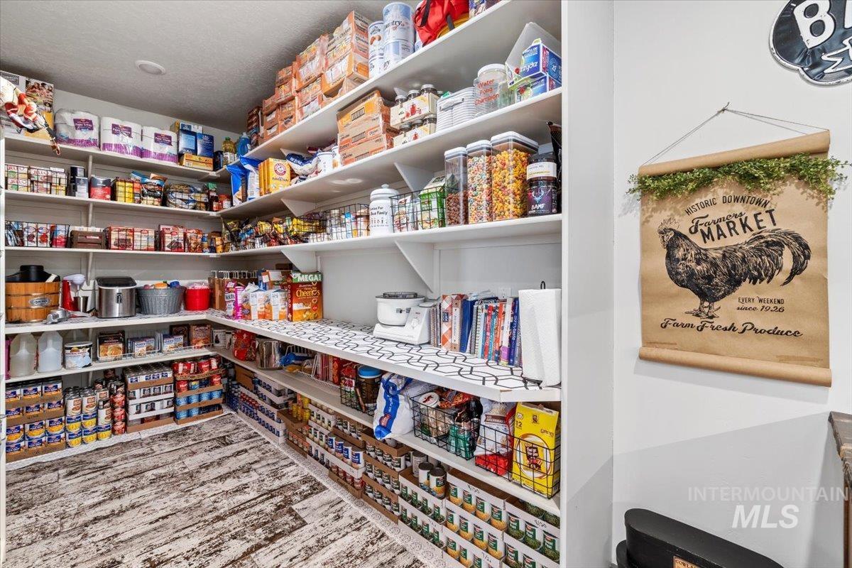 27202 Lon Davis Rd, Parma, Idaho 83660, 5 Bedrooms, 3.5 Bathrooms, Residential For Sale, Price $1,549,000, 98977445