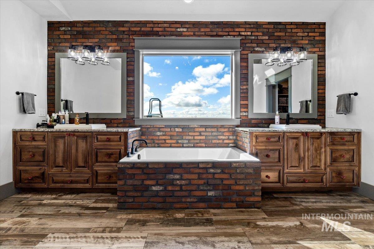 27202 Lon Davis Rd, Parma, Idaho 83660, 5 Bedrooms, 3.5 Bathrooms, Residential For Sale, Price $1,549,000, 98977445