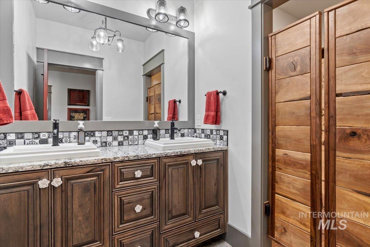 27202 Lon Davis Rd, Parma, Idaho 83660, 5 Bedrooms, 3.5 Bathrooms, Residential For Sale, Price $1,549,000, 98977445