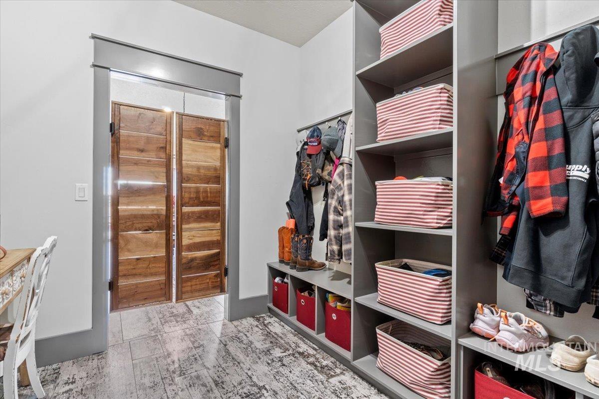 27202 Lon Davis Rd, Parma, Idaho 83660, 5 Bedrooms, 3.5 Bathrooms, Residential For Sale, Price $1,549,000, 98977445