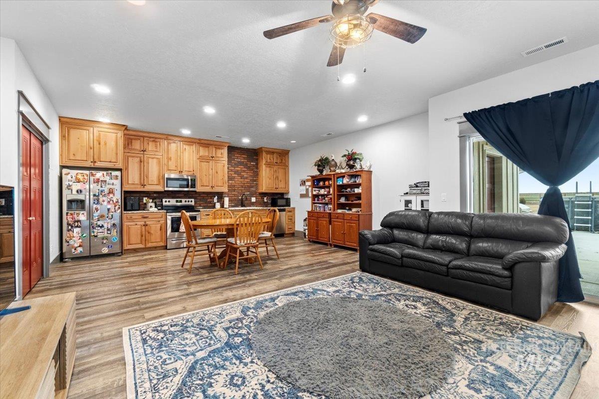 27202 Lon Davis Rd, Parma, Idaho 83660, 5 Bedrooms, 3.5 Bathrooms, Residential For Sale, Price $1,549,000, 98977445