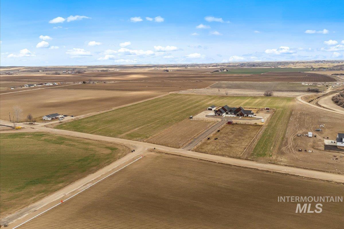 27202 Lon Davis Rd, Parma, Idaho 83660, 5 Bedrooms, 3.5 Bathrooms, Residential For Sale, Price $1,549,000, 98977445
