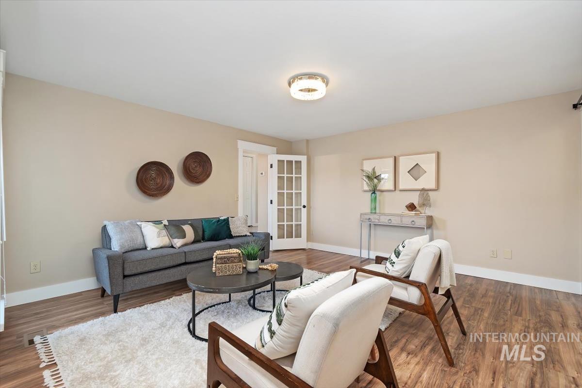 1544 E Falcon Rim Ct, Eagle, Idaho 83616, 4 Bedrooms, 3 Bathrooms, Residential For Sale, Price $597,500, 98977450