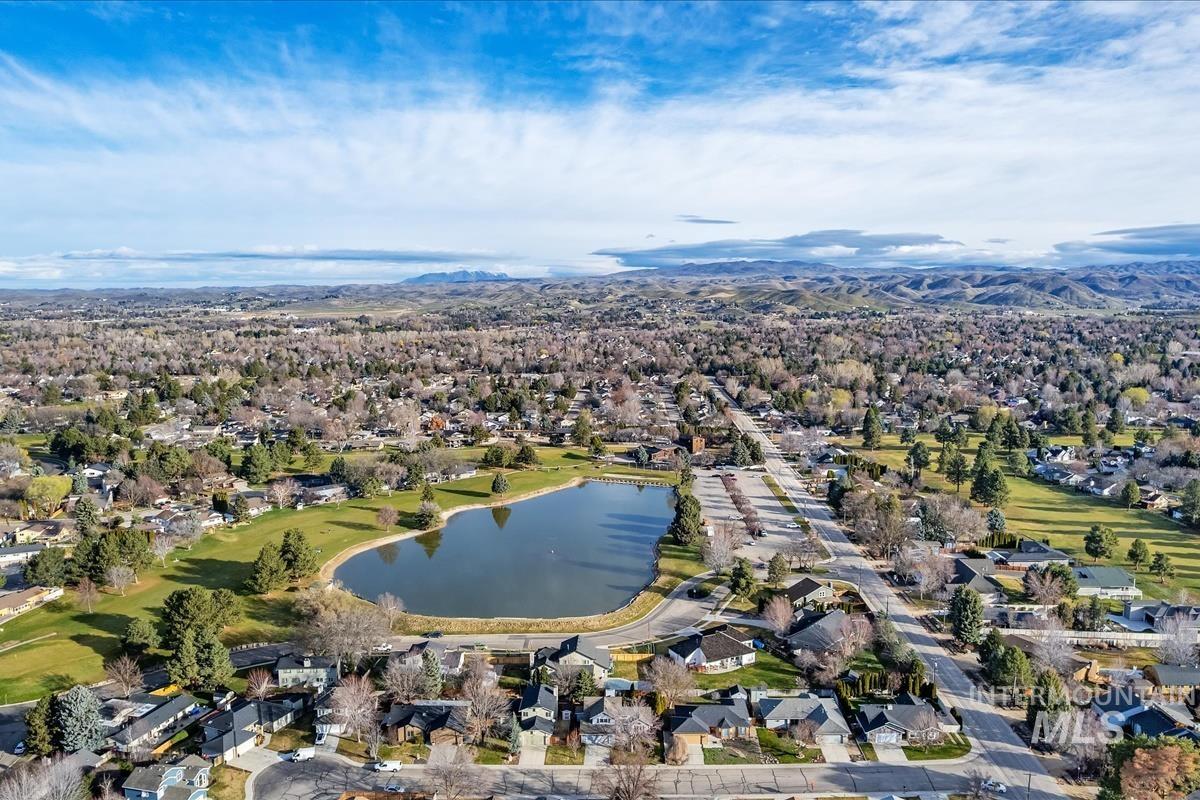 1544 E Falcon Rim Ct, Eagle, Idaho 83616, 4 Bedrooms, 3 Bathrooms, Residential For Sale, Price $589,900,MLS 98977450