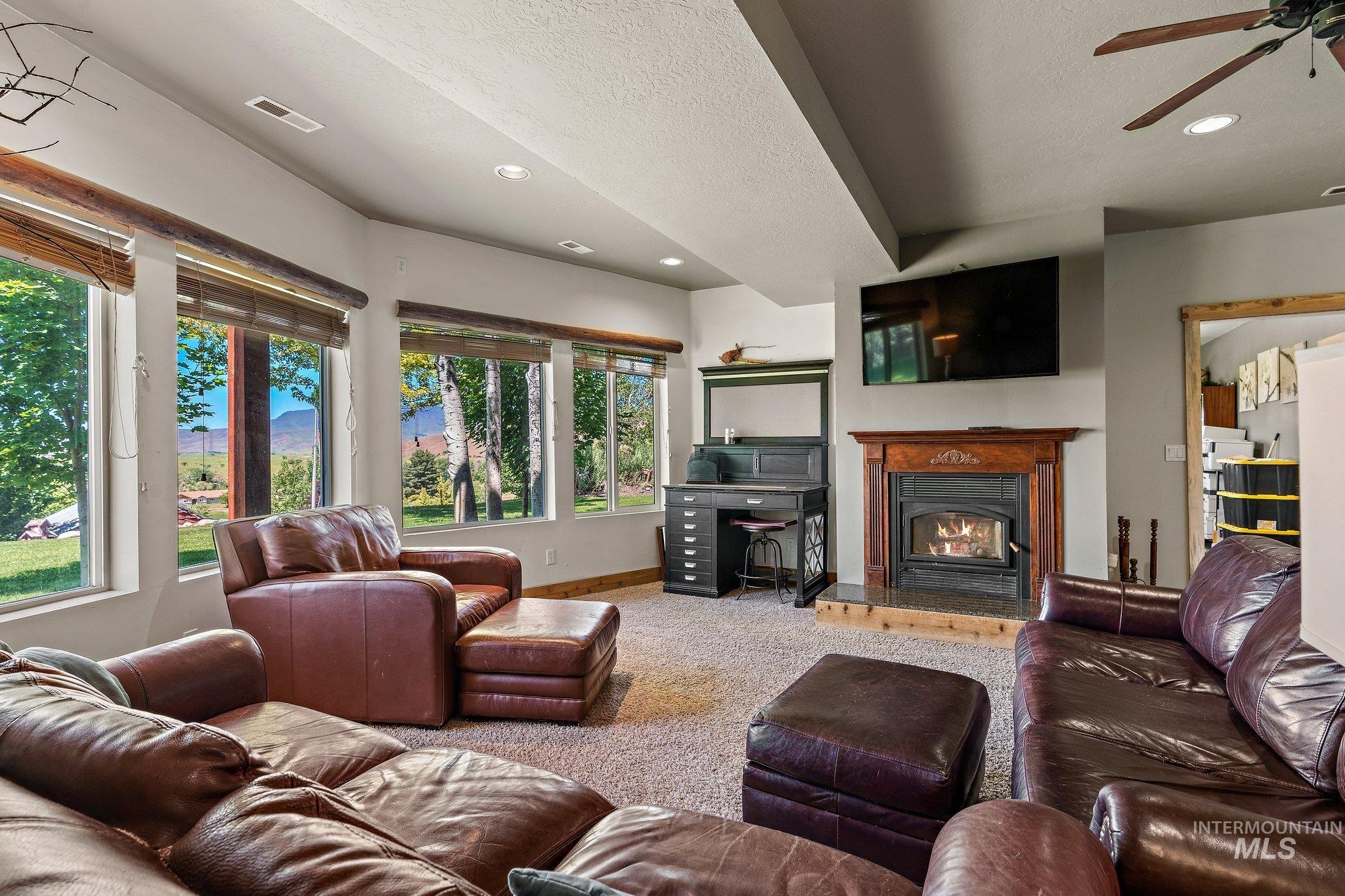 11714 Chukar Ridge Lane, Horseshoe Bend, Idaho 83629, 4 Bedrooms, 3 Bathrooms, Residential For Sale, Price $899,900, 98977452