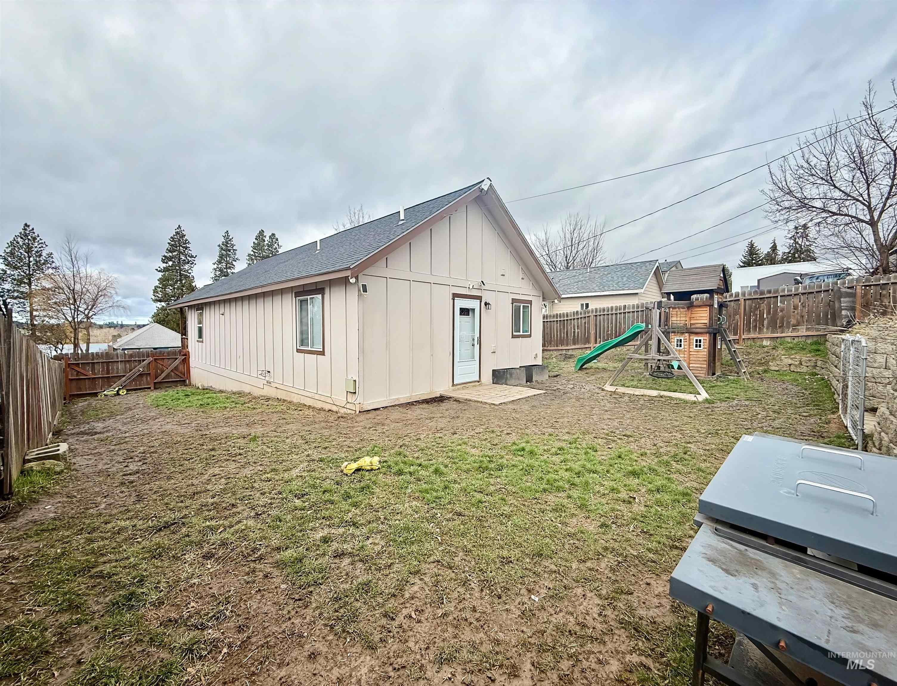 925 Pine, Potlatch, Idaho 83855, 3 Bedrooms, 2 Bathrooms, Residential For Sale, Price $307,500, 98977464